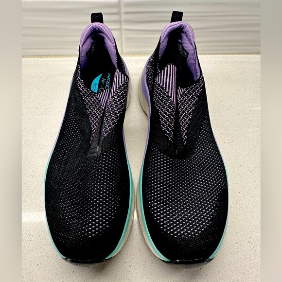 Skechers Shoes - Sketchers Sneakers Glide Step Air-Cooled Arch Fit Black Women’s Shoe Size 8.5